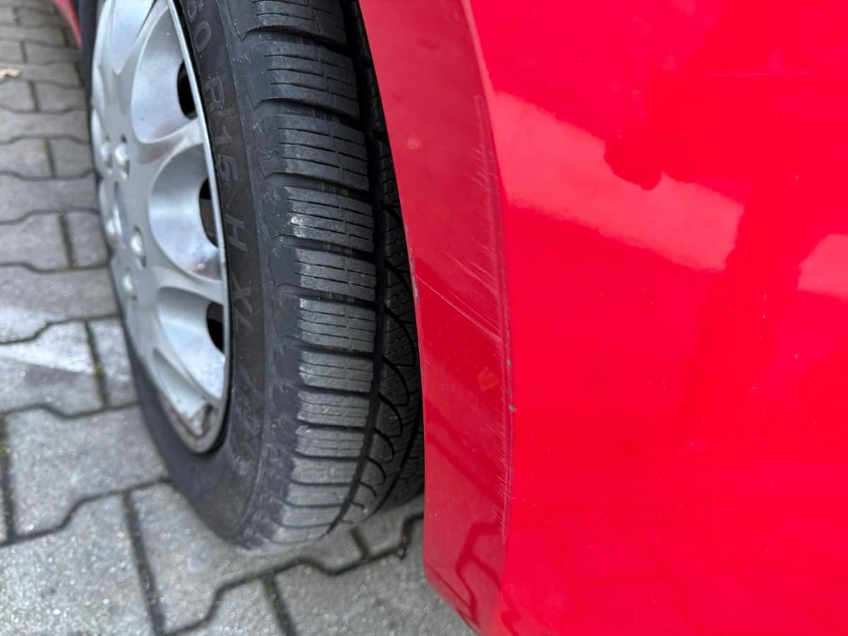 Hyundai I20 PB original Stoßstange Stoßfänger vorn BH Electric Red BJ09